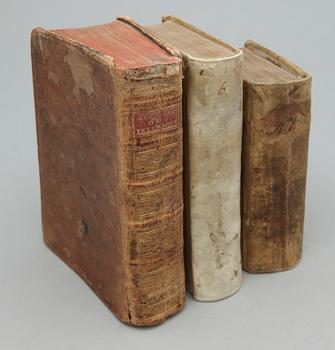 PARTI BÖCKER, 3 vol, bl a "Maronis Opera" av Publius Vergilius, Rotterdam 1704.