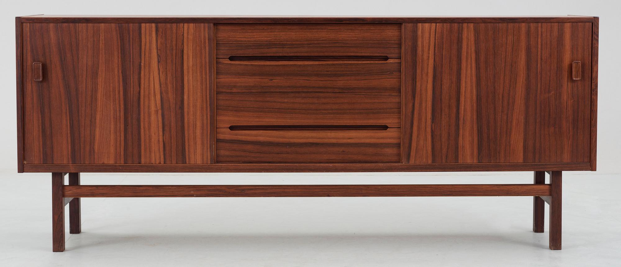 SIDEBOARD, "Arild", Nils Jonsson, Troeds industrier, Bjärnum. 1900-talets mitt.
