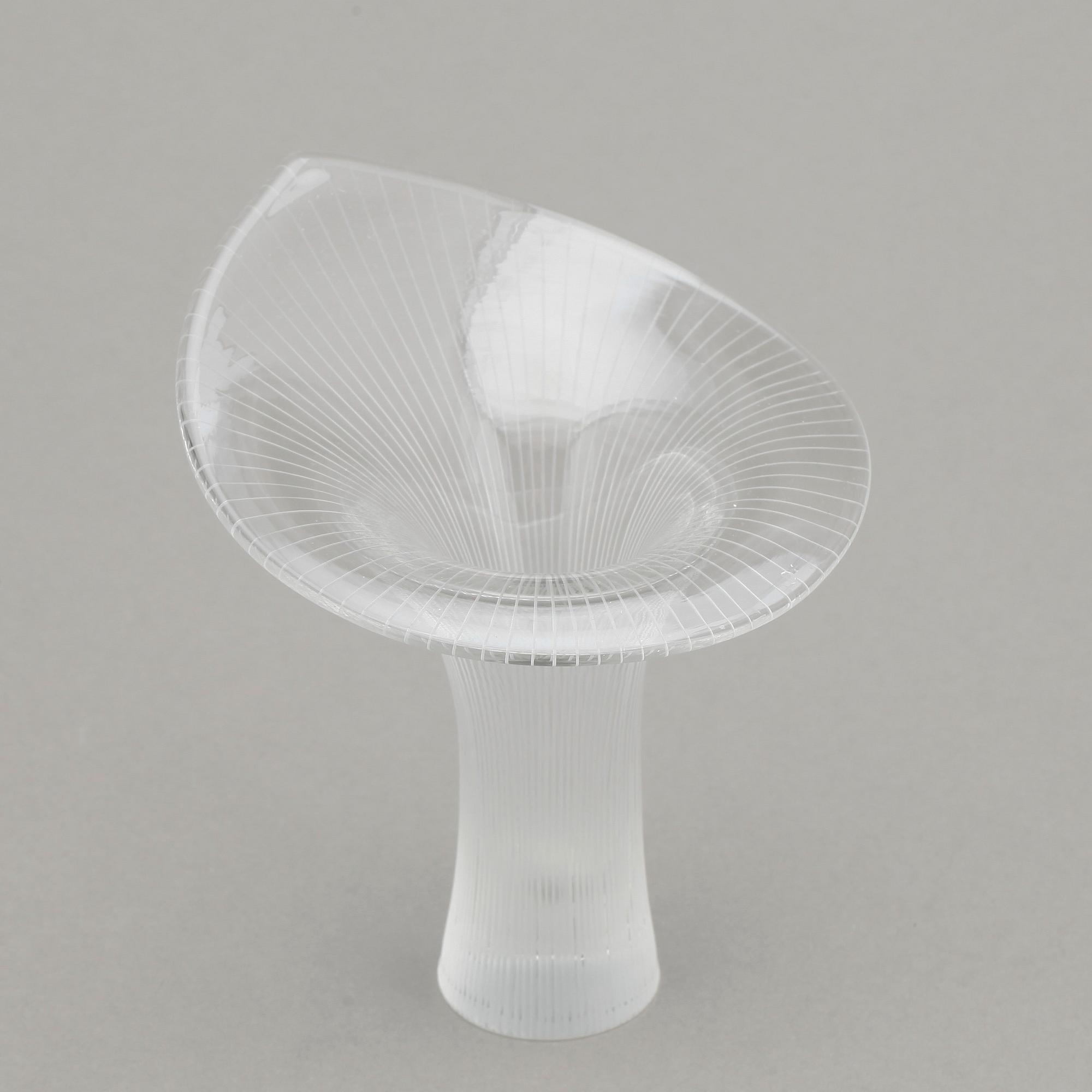 VAS, glas, "Kantarelli" Tapio Wirkkala, Iittala, omkring 1900-talets mitt.