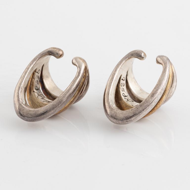 Two silver rings.