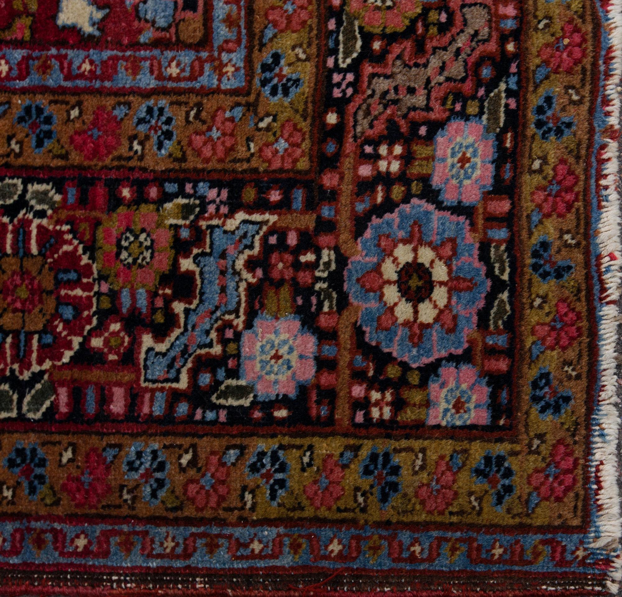 MATTA, Persisk. Ca 336x236 cm.