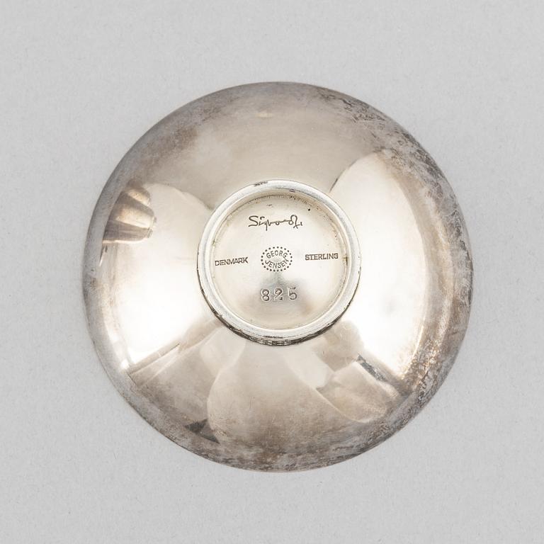 Sigvard Bernadotte, two beakers and two ashtrays, Copenhagen 1945-77, sterling silver, design nr 825A and 825.