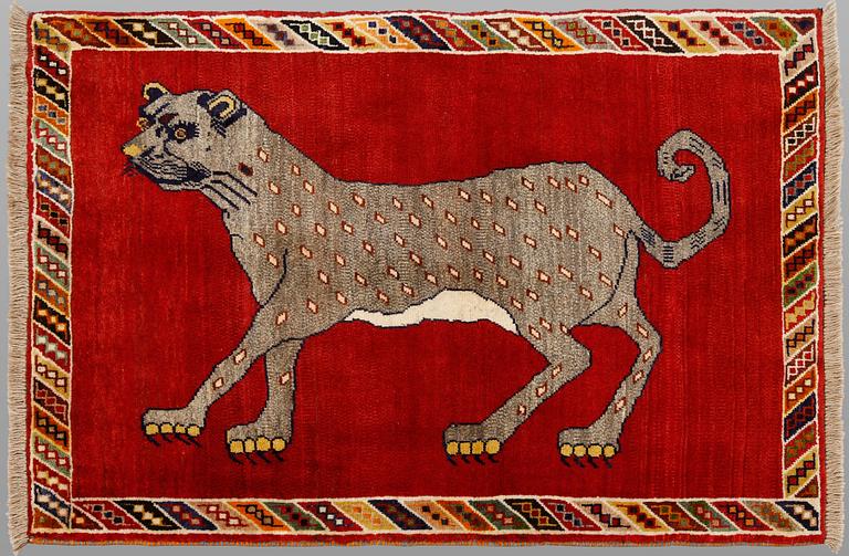 A pictoral Kashgai rug, c 122 x 86 cm.