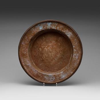 A bronz basin, late Qing dynasty (1644-1912).