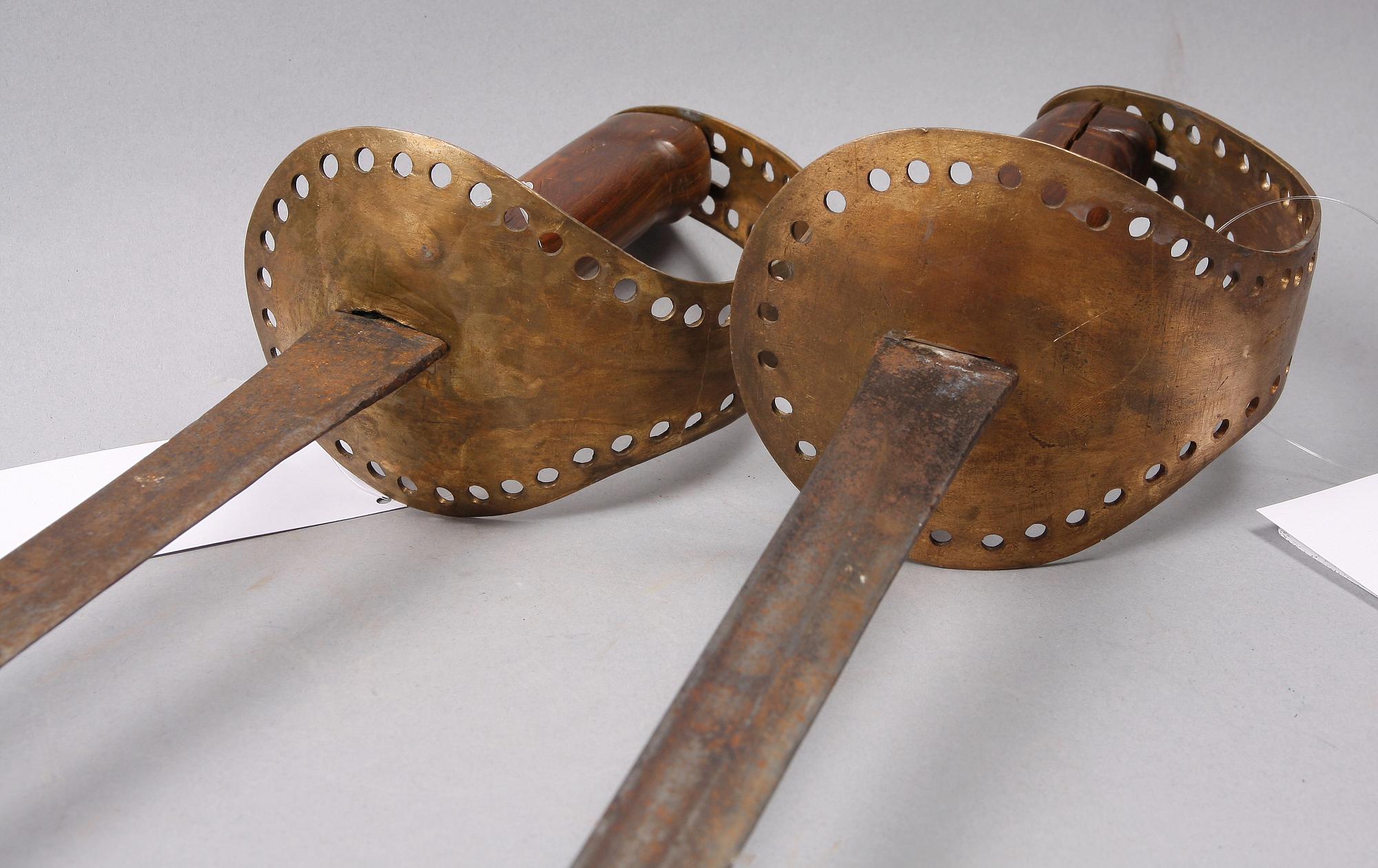 HUGGARE, 2 st, 1800-tal.