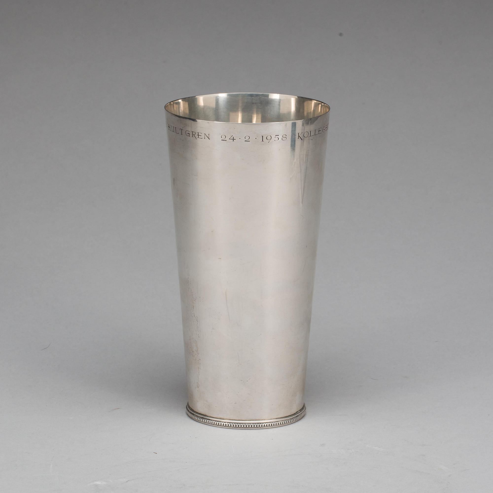 VAS, sterlingsilver, Wiwen Nilsson, Anders Nilsson, Lund. 1957. Vikt ca 540 g.