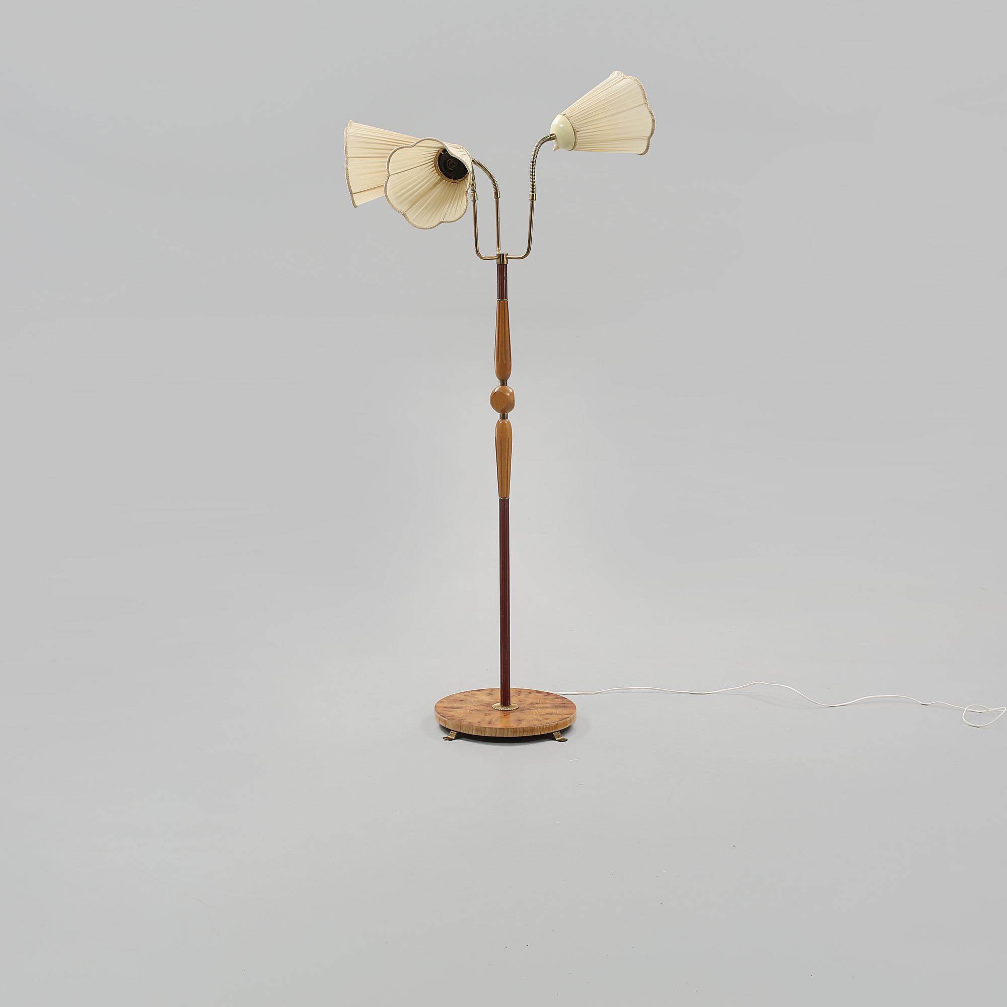 GOLVLAMPA, 1900-talets mitt.