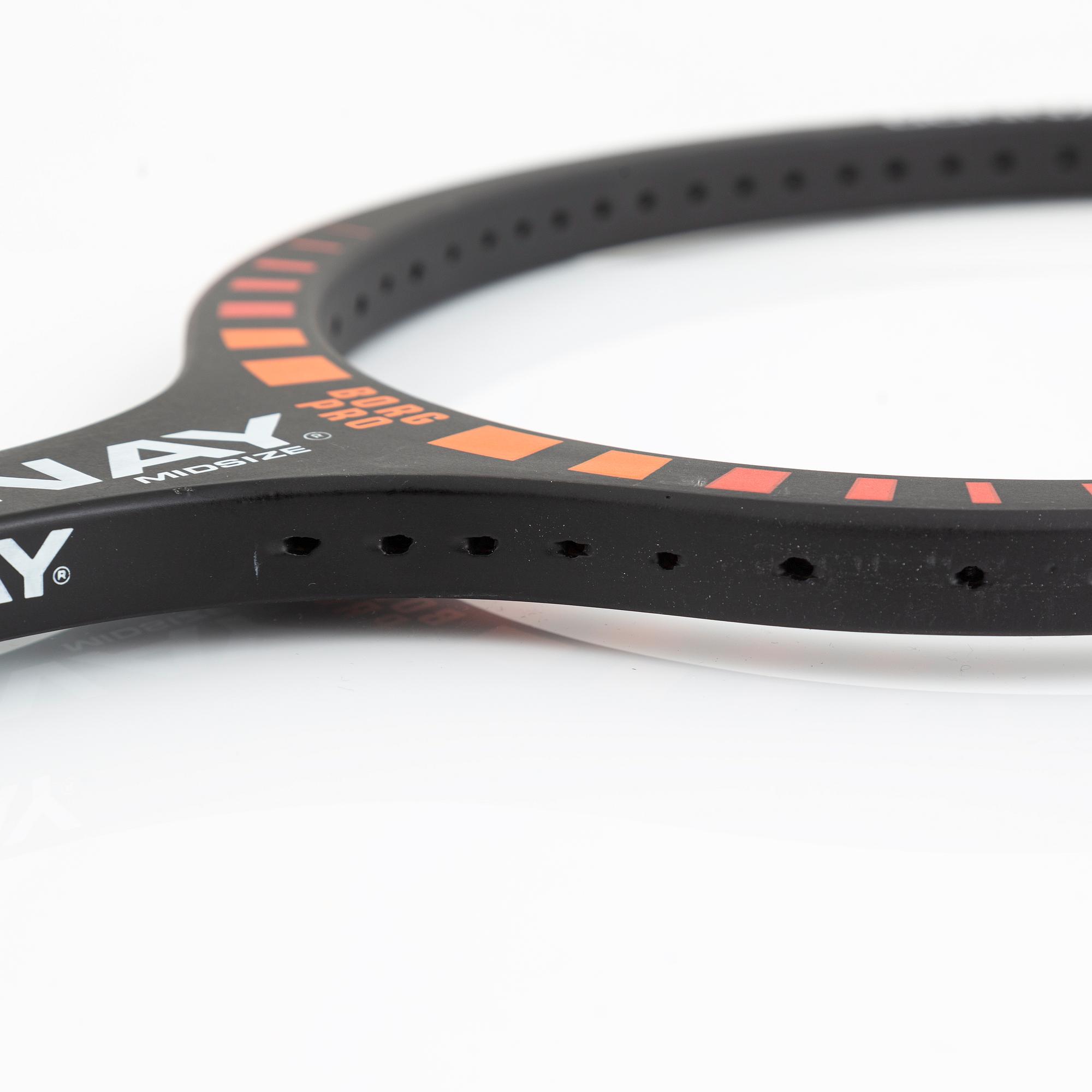 Tennisracket. Signerad Björn Borg. Speciellt framtaget midsized Borg Pro test racket, Graphite-förstärkt.