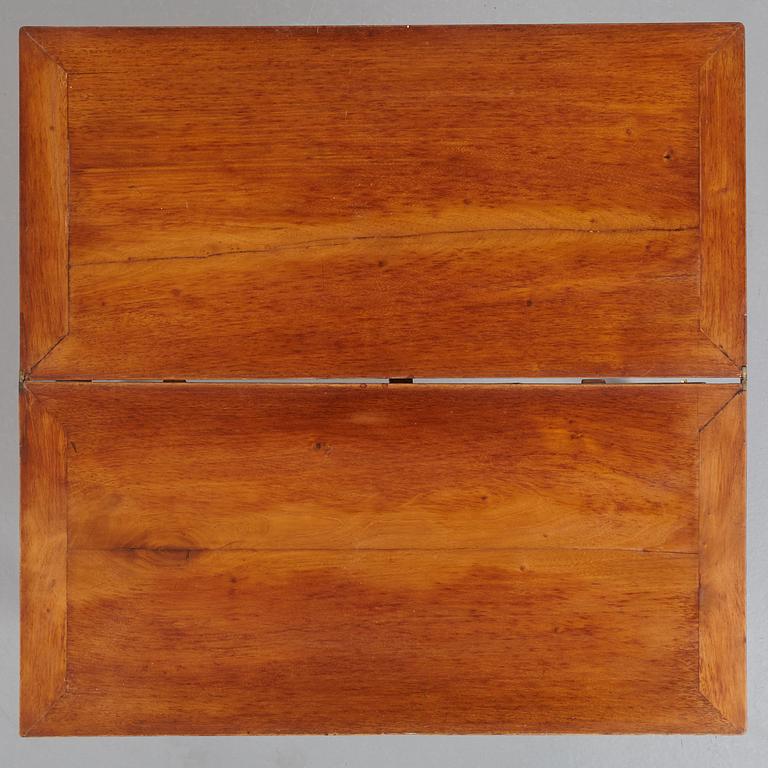 SPELBORD, sengustavianskt, 1700-talets slut.