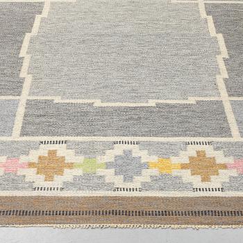 Ingegerd Silow, a carpet, flat weave, ca 272 x 187-191 cm, signed IS, around 1960-1970.