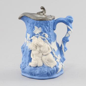 VINKANNA, jasperware, Samuel Alcock and Co, England, omkring 1800-talet mitt.