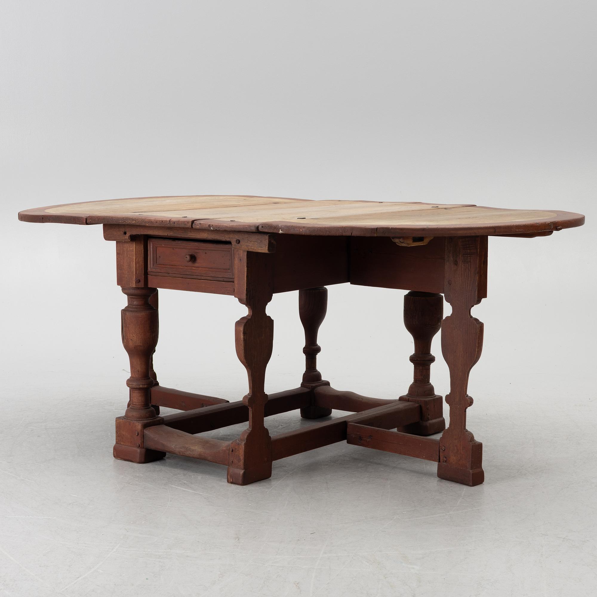 A swedish baroque gateleg table, first part 18th century.