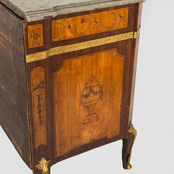 A Gustavian late 18th century commode attributed to J. Hultsten.