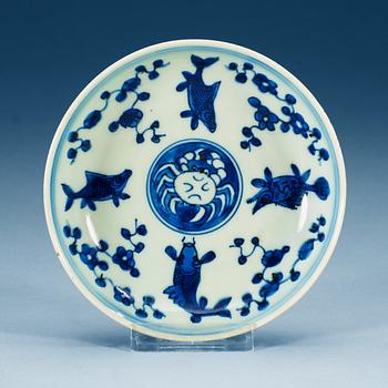 A blue and white dish, Ming dynasty, Tianqi (1621-27).