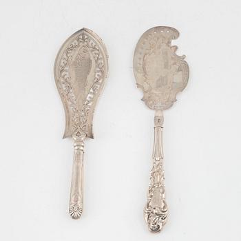 Serving cutlery, 2 pieces, mark of Gustaf Möllenborg, Stockholm 1831 and Hans Georg Vogt & Söner, Kristianstad, 1855.