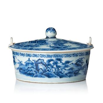 1086. A blue and white butter jar with cover, Qing dynasty, Qianlong (1736-95).