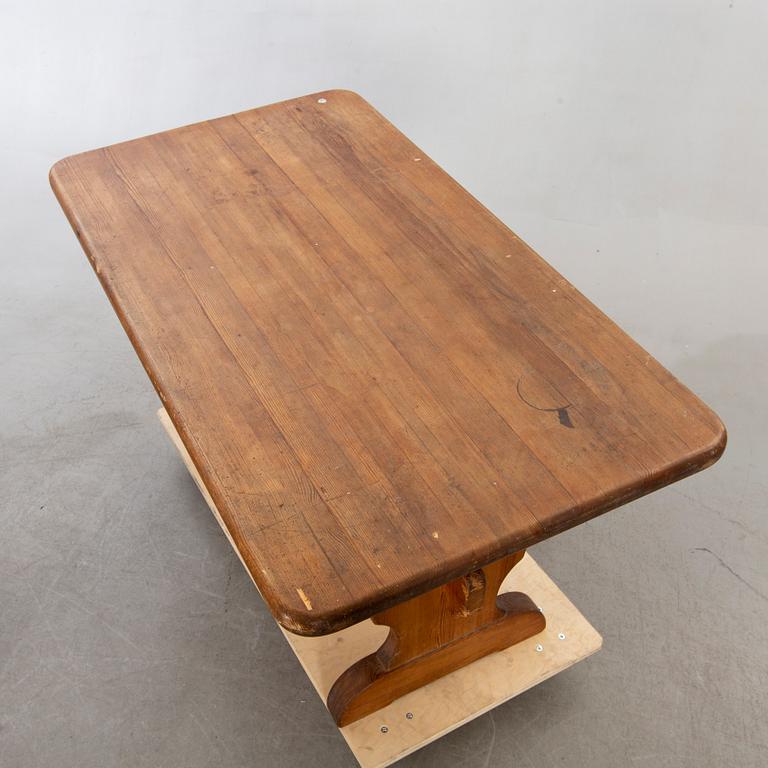 A five pieces 1930:s pine dining set.
