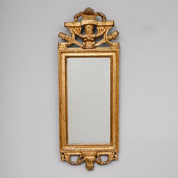 SPEGEL, gustaviansk, otydligt hallstämplad, 1700-talets andra hälft.