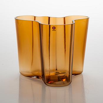 Alvar Aalto, vas 3030 "Desert vase", signerad Alvar Aalto Iittala.