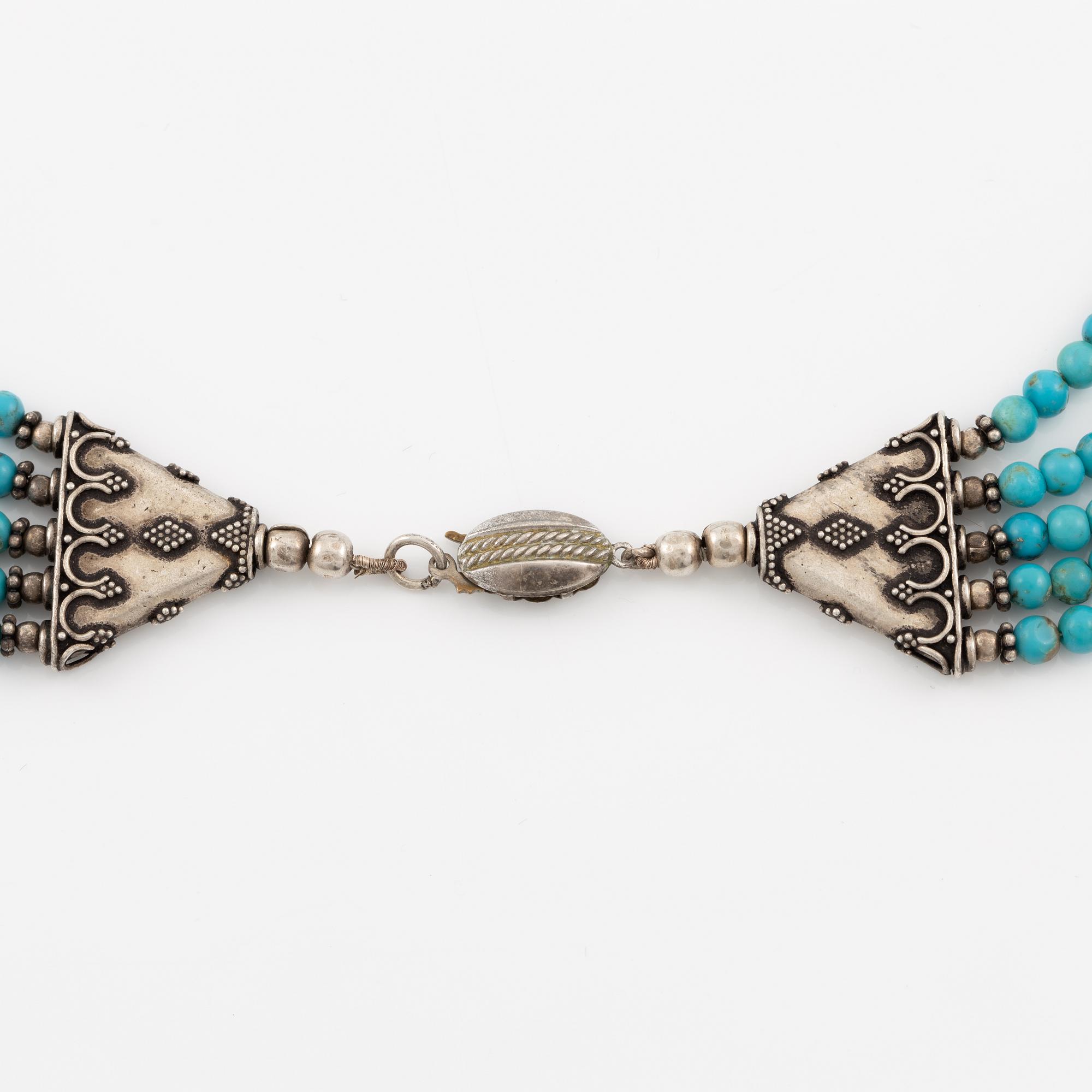 Collier silver femradigt med turkos och korall.