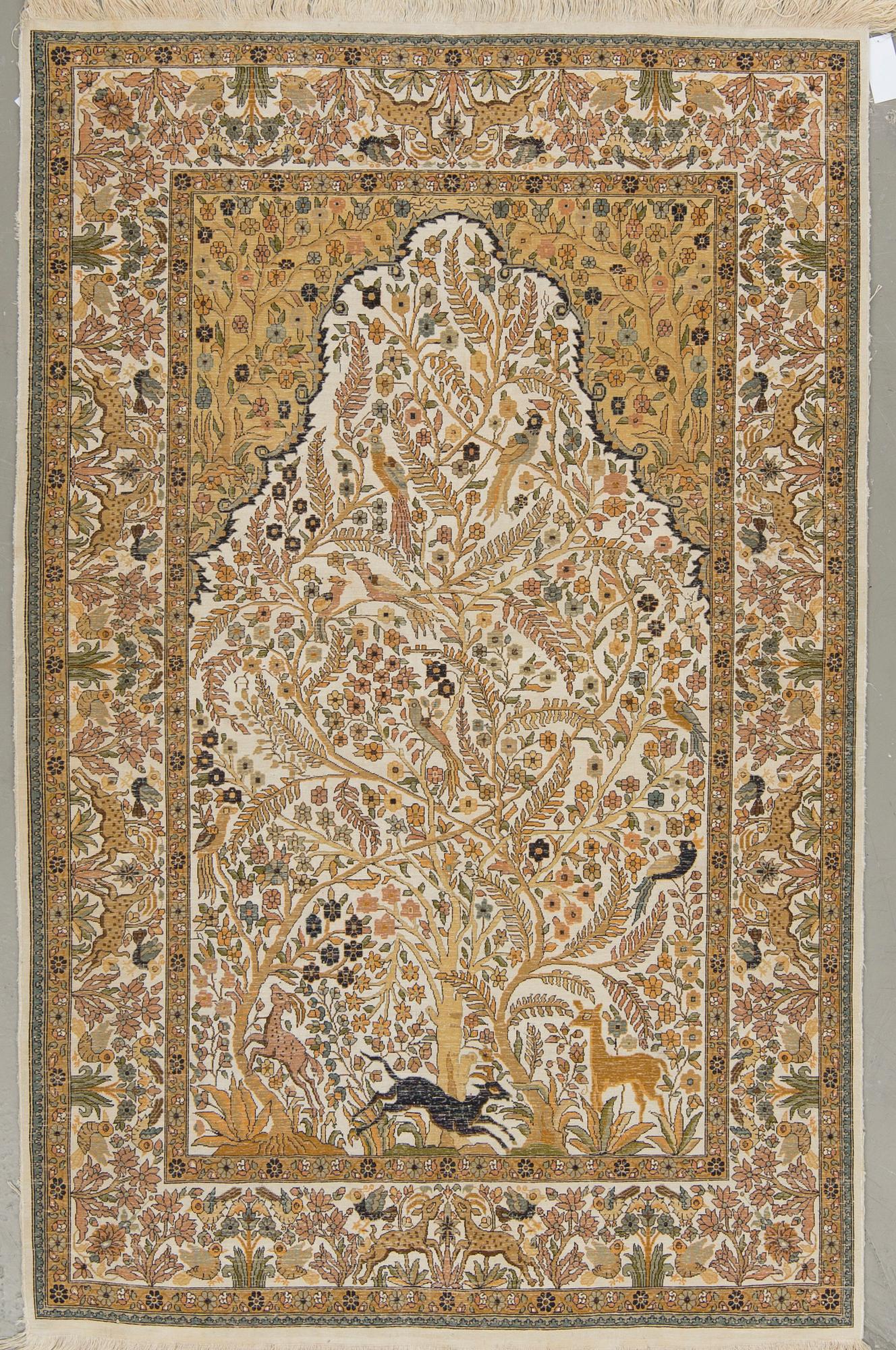 MATTA, Keshan figural, old/semiantik. Ca 191x124 cm.