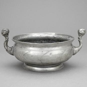 KALLSKÅL, tenn, 1700-tal.