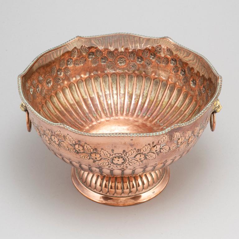 A 20th century champagne cooler.