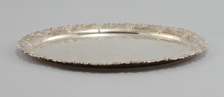 FAT, silver, Adolf Landoff, Göteborg, 1944, importstämplad. Vikt 1221 g.