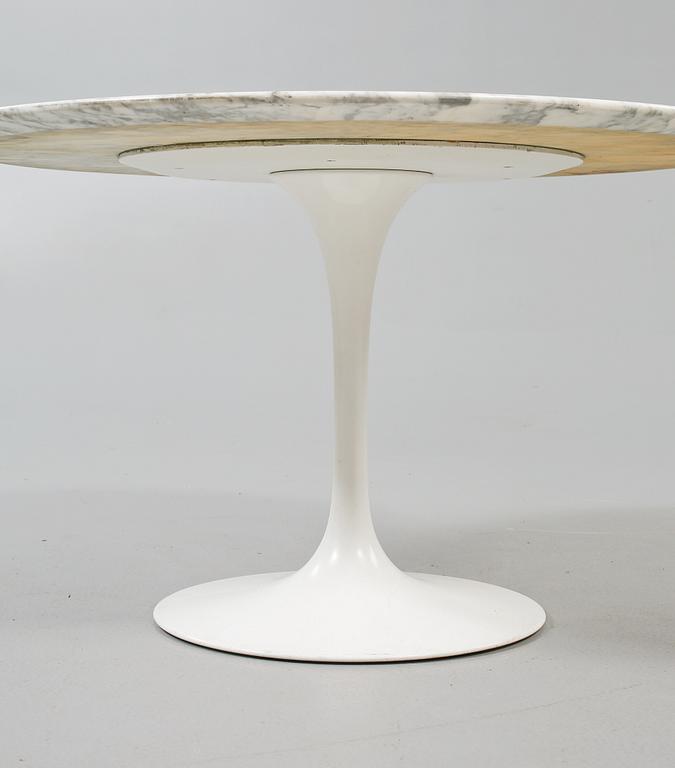 SOFFBORD, Eero Saarinen, "Tulip", Knoll International, USA, 1900-talets andra hälft.