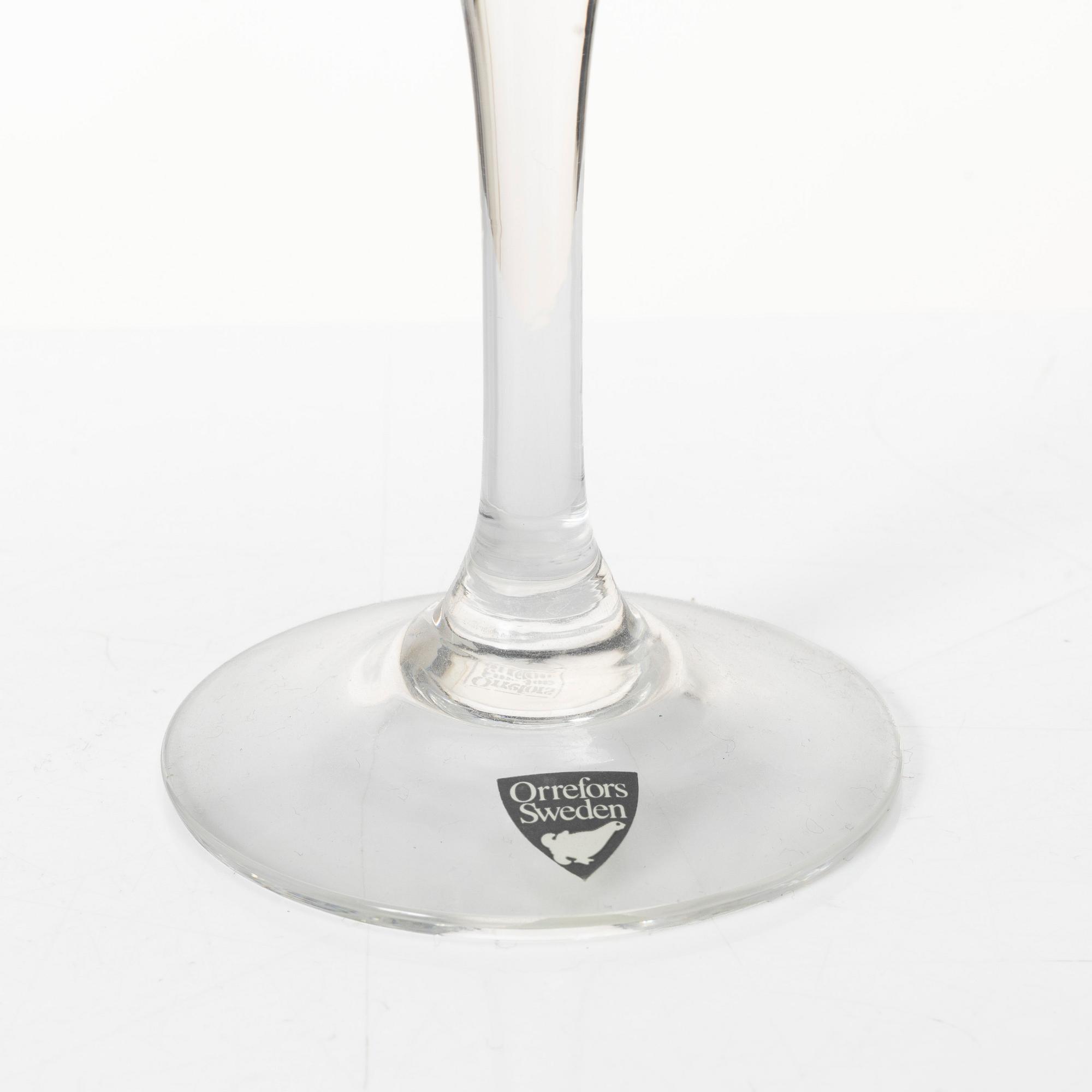 Gunnar Cyrén, A set of 12 champagne flutes, “Helena”, Orrefors.