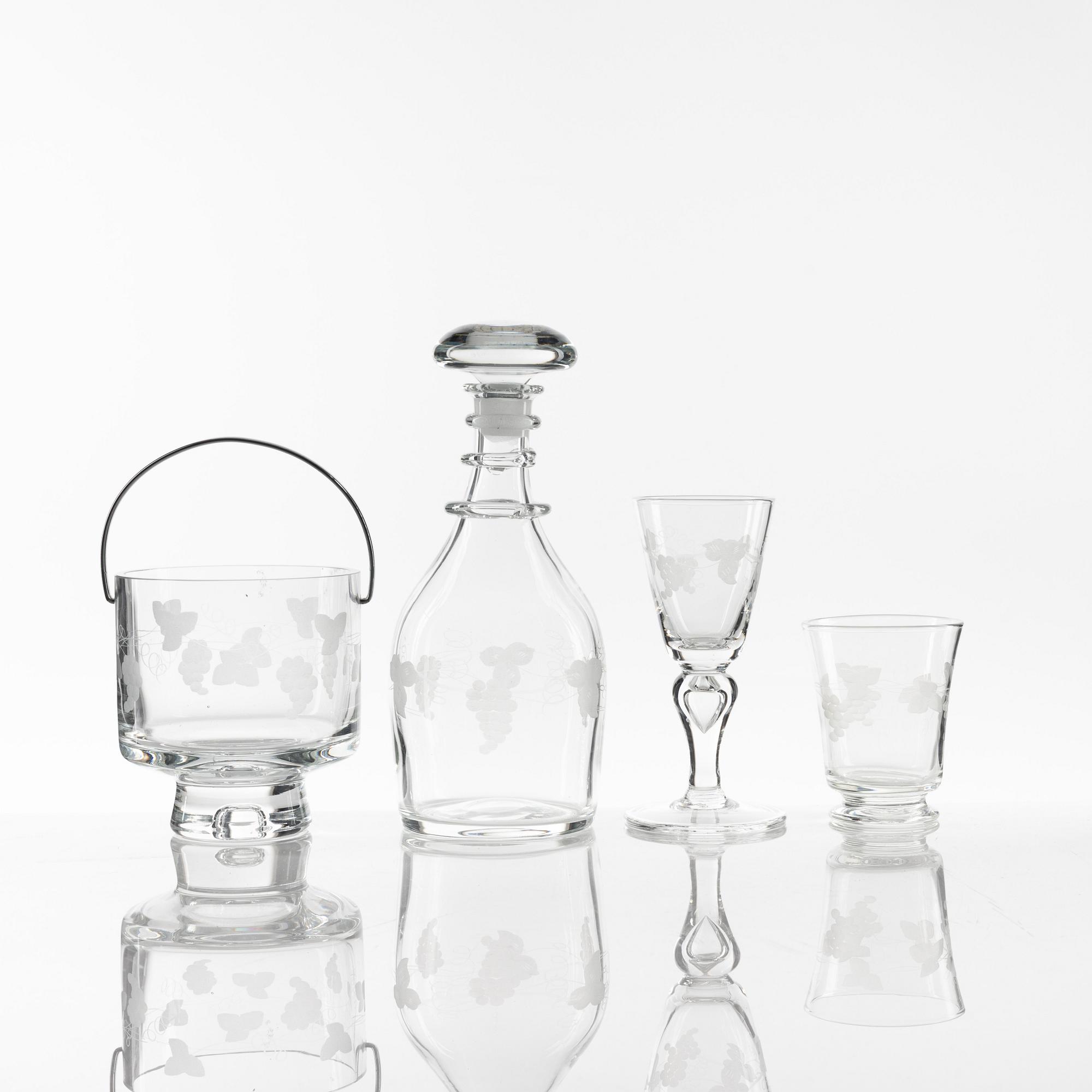 Tomas Harila Carlgren och Lars Sjöberg, glasservis, 20 delar, "Slottet", Reijmyre.
