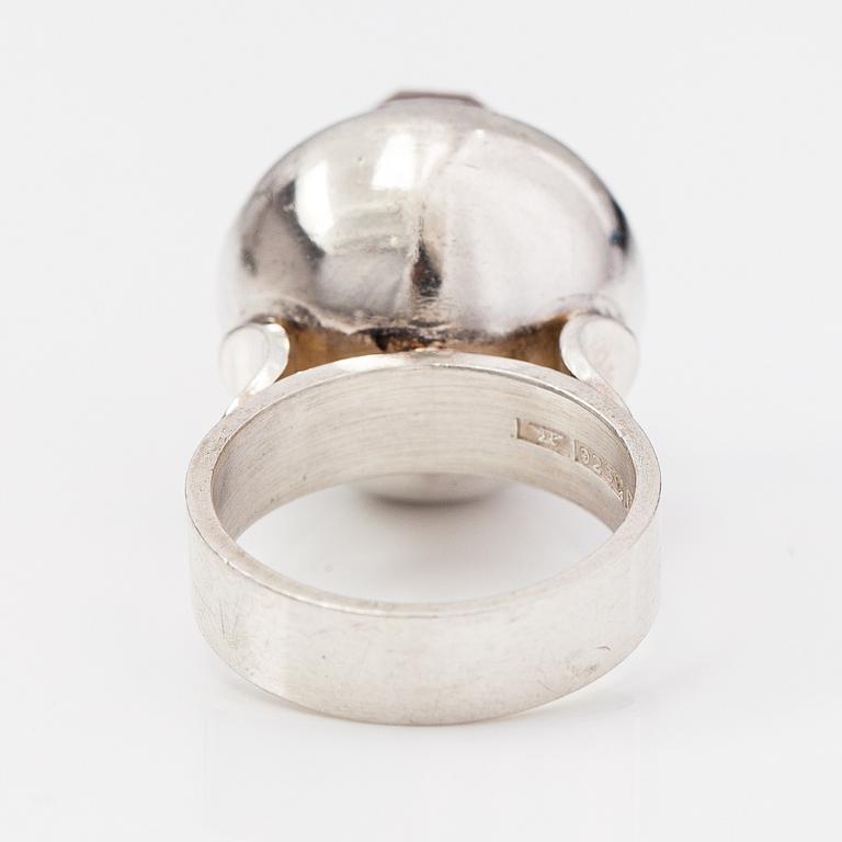 Elis Kauppi, A sterling silver ring with a rock crystal and chalcedony. Kupittaan kulta, Turku.