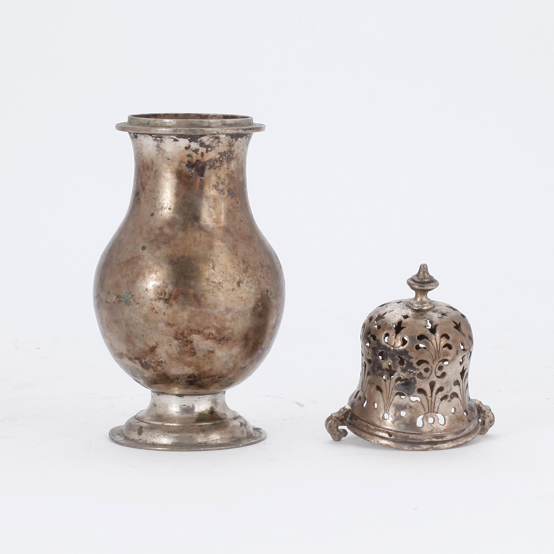 SOCKERRUSKA, silver, otydliga stämplar, 1900-tal. Vikt 15 g.