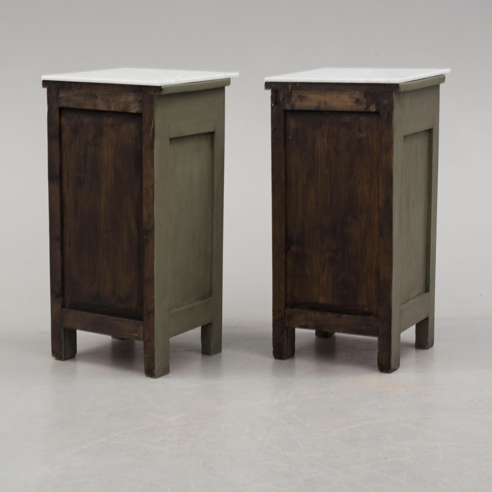 SÄNGBORD, ett par, 1900-talets första hälft.