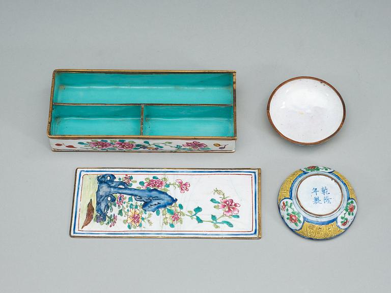 Two enamel on copper boxes with covers, Qing dynasty (1644-1912).
