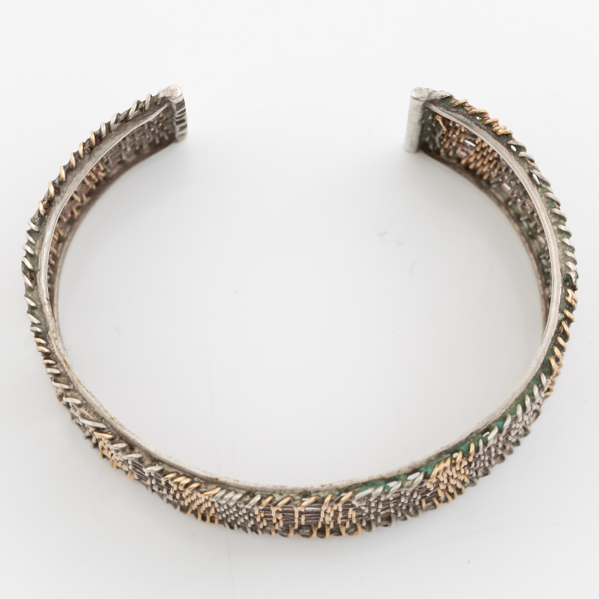 Anders Högberg, armring, filigran, silver, delvis förgyllt.