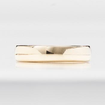 RING, 14K guld, 5 små diamanter, finska kontrollstämplar. Vikt 3,4 g.
