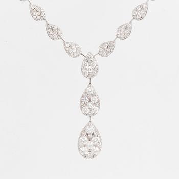 COLLIER, med briljantslipade diamanter totalt 3,05 ct.