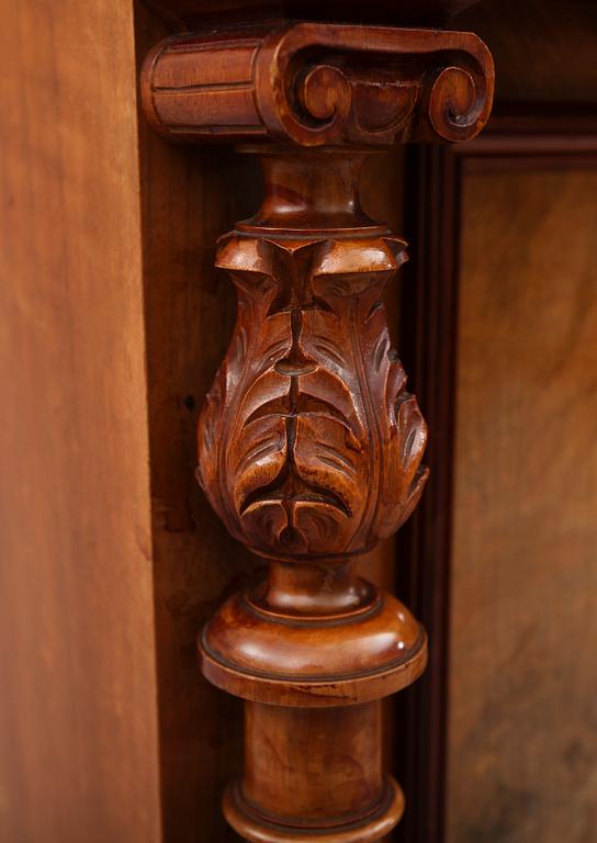 CHIFFONJÉ, omkring år 1900.