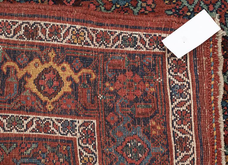 SEMI-ANTIQUE BIDJAR. 224,5 x 140 cm (plus 1-1,5 cm flat weave at each end).