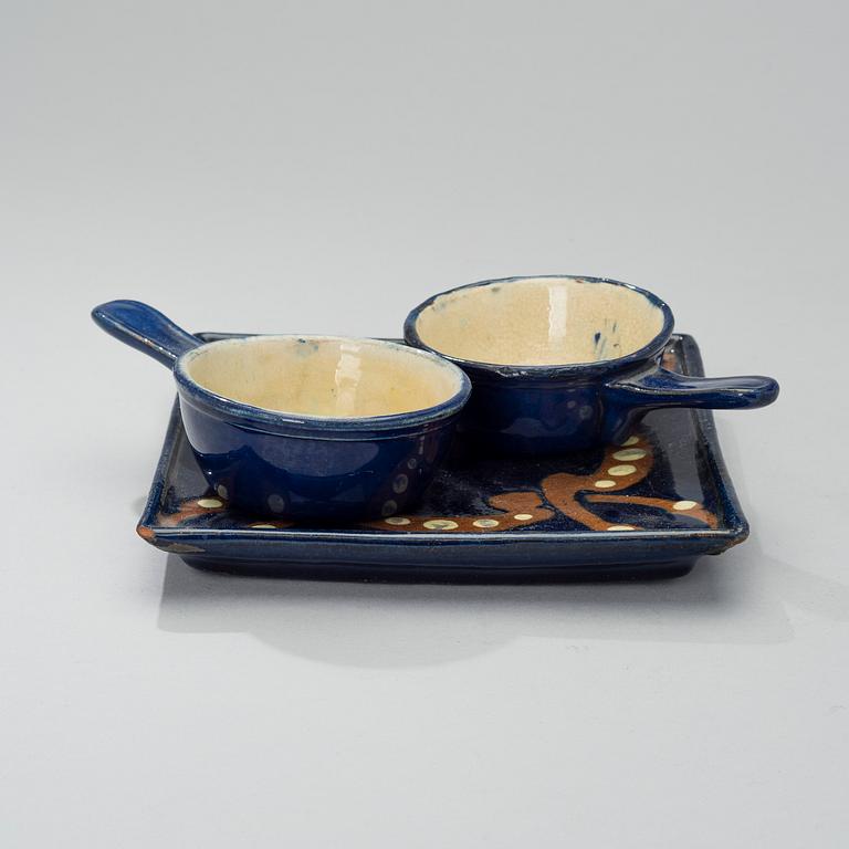 A DISH WITH TWO BOWLS, redclay, Iris-factory (1897-1902), Porvoo.