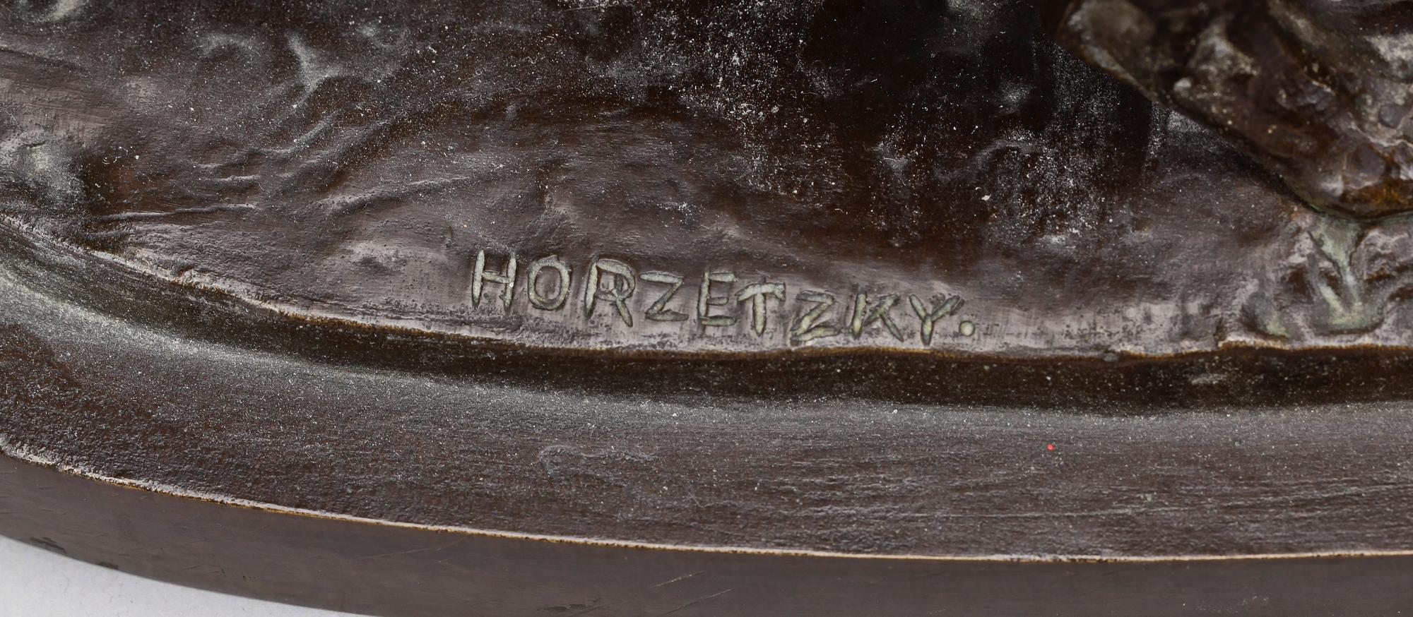 SKULPTUR. Signerad Henning Horzetzky.