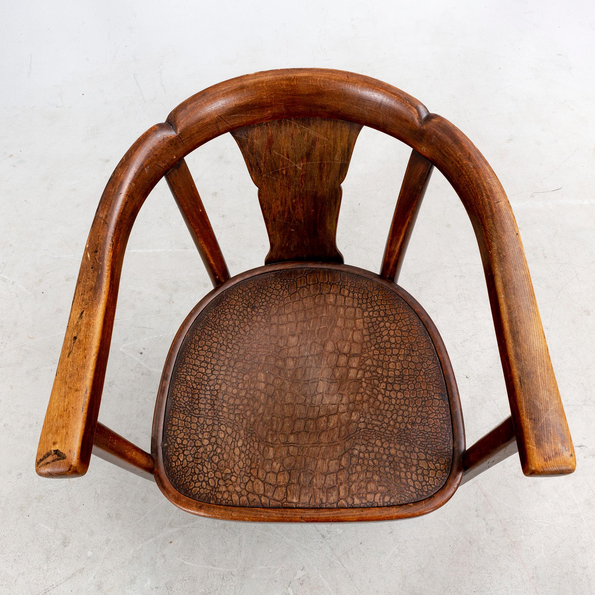 Karmstolar 4 st snarlika Thonet 1900-talets första hälft.