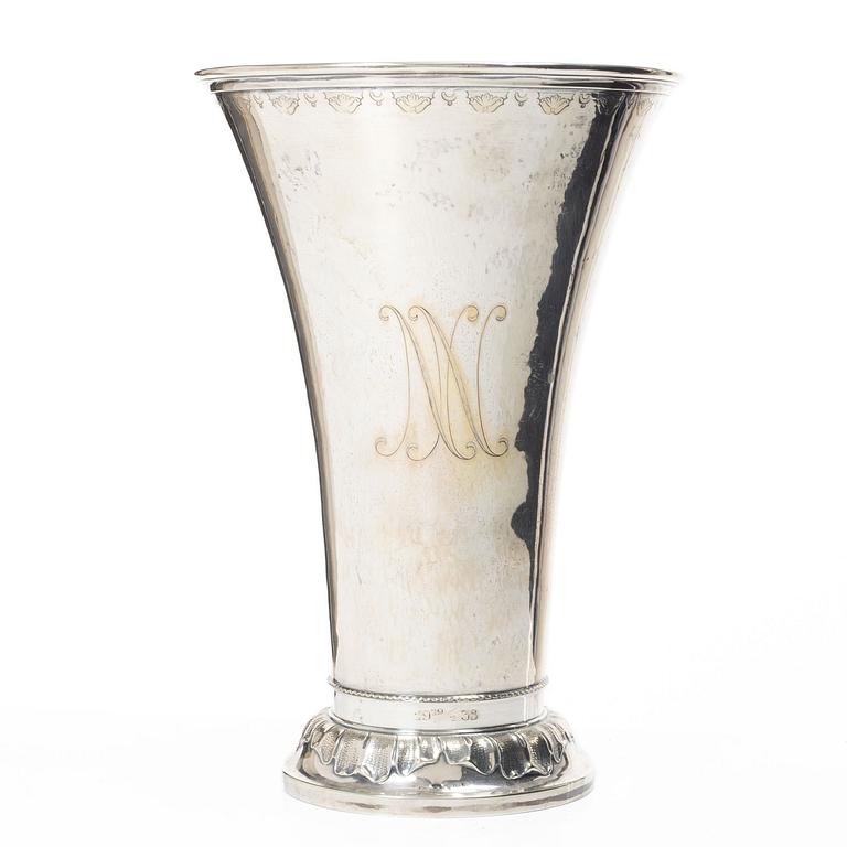 Guldsmedsaktiebolaget (GAB), Beaker/vase, silver, Stockholm 1936.