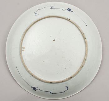 A blue and white dish, Qing dynasty, Kangxi (1662-1722).