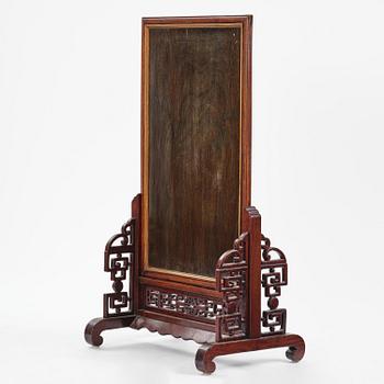 A silk embroidery in a table screen, Qing dynasty.