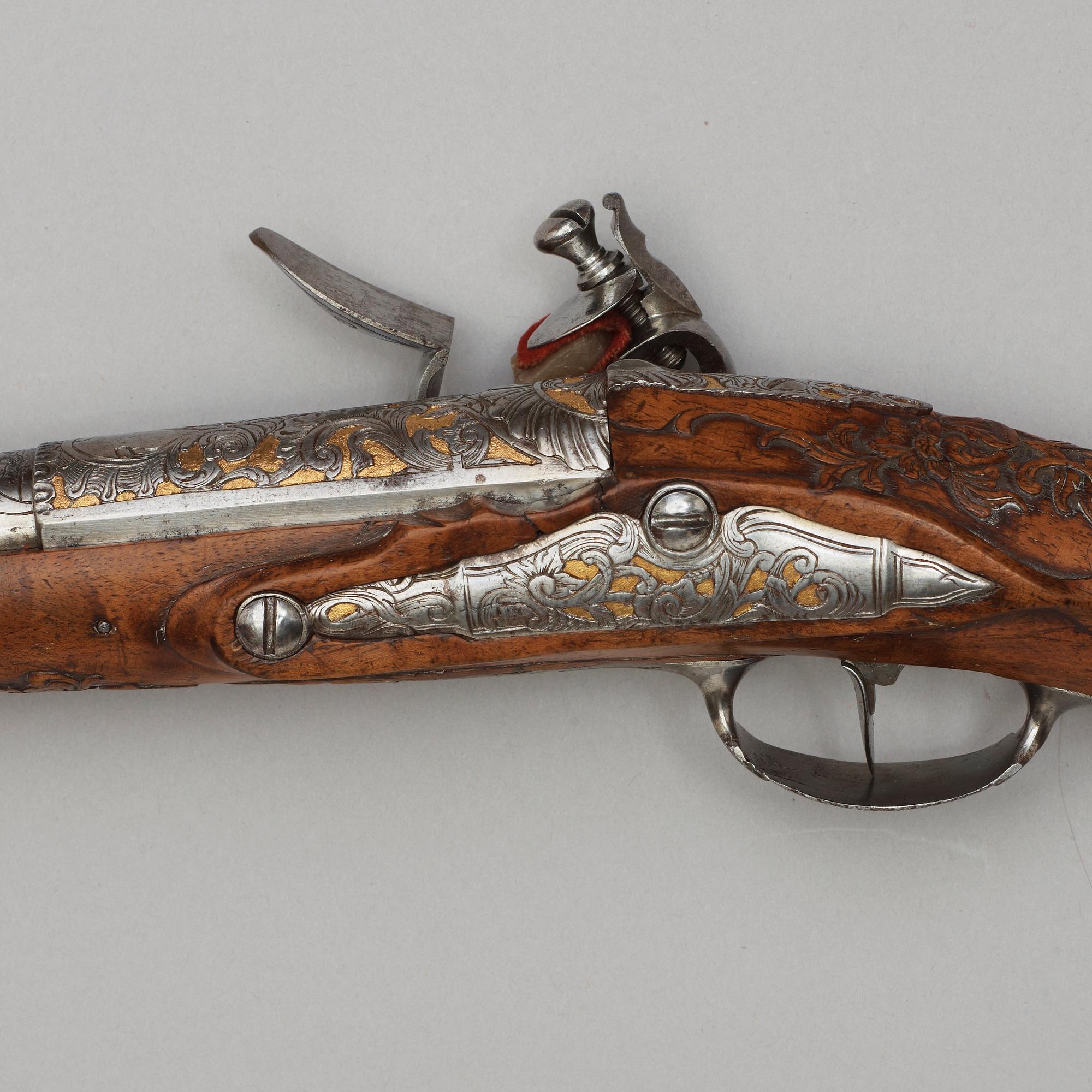 FLINTLÅSPISTOLER, ett par, Berg Norrköping 1700-talets andra hälft.