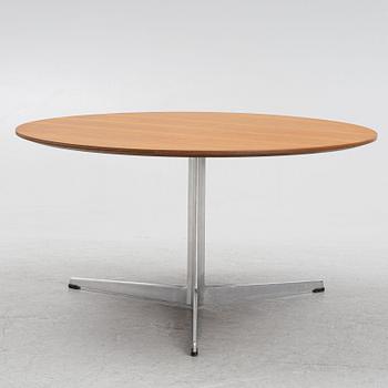 Arne Jacobsen, coffee table, Fritz Hansen, 1950s-60s.