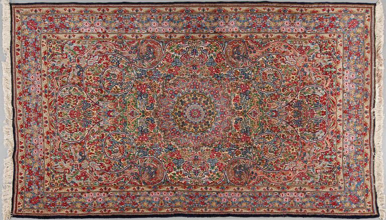 MATTA, Kirman, 1900-talets fjärde kvartal, 250 x 150 cm.