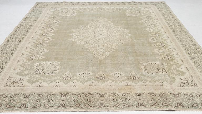 Rug, Vintage design, approx. 400 x 278 cm.